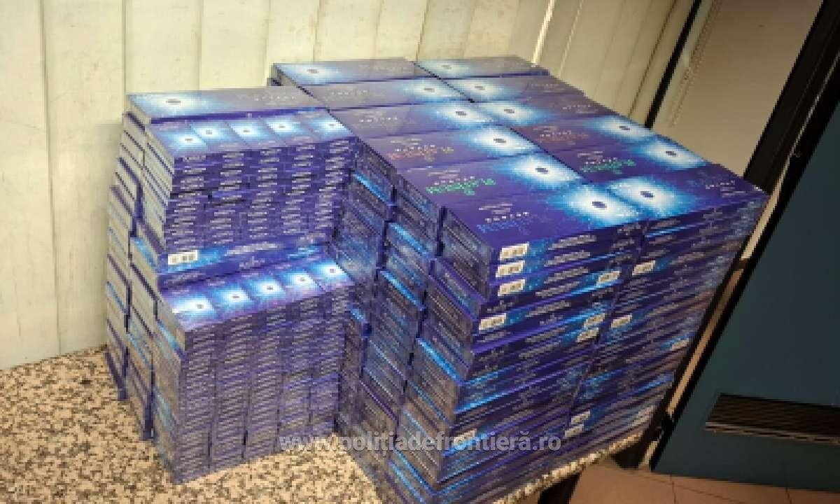 peste 175 000 de tigarete nedeclarate descoperite pe aeroportul otopeni in bagajele de cala a trei persoane 697f1dc5b401c