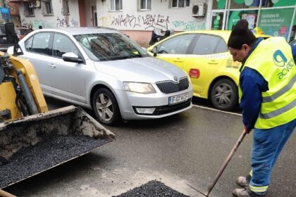 pmb anunta ca a inceput plombarea gropilor din asfalt 585 de gropi inventariate pe 76 de artere 6986086ea72db