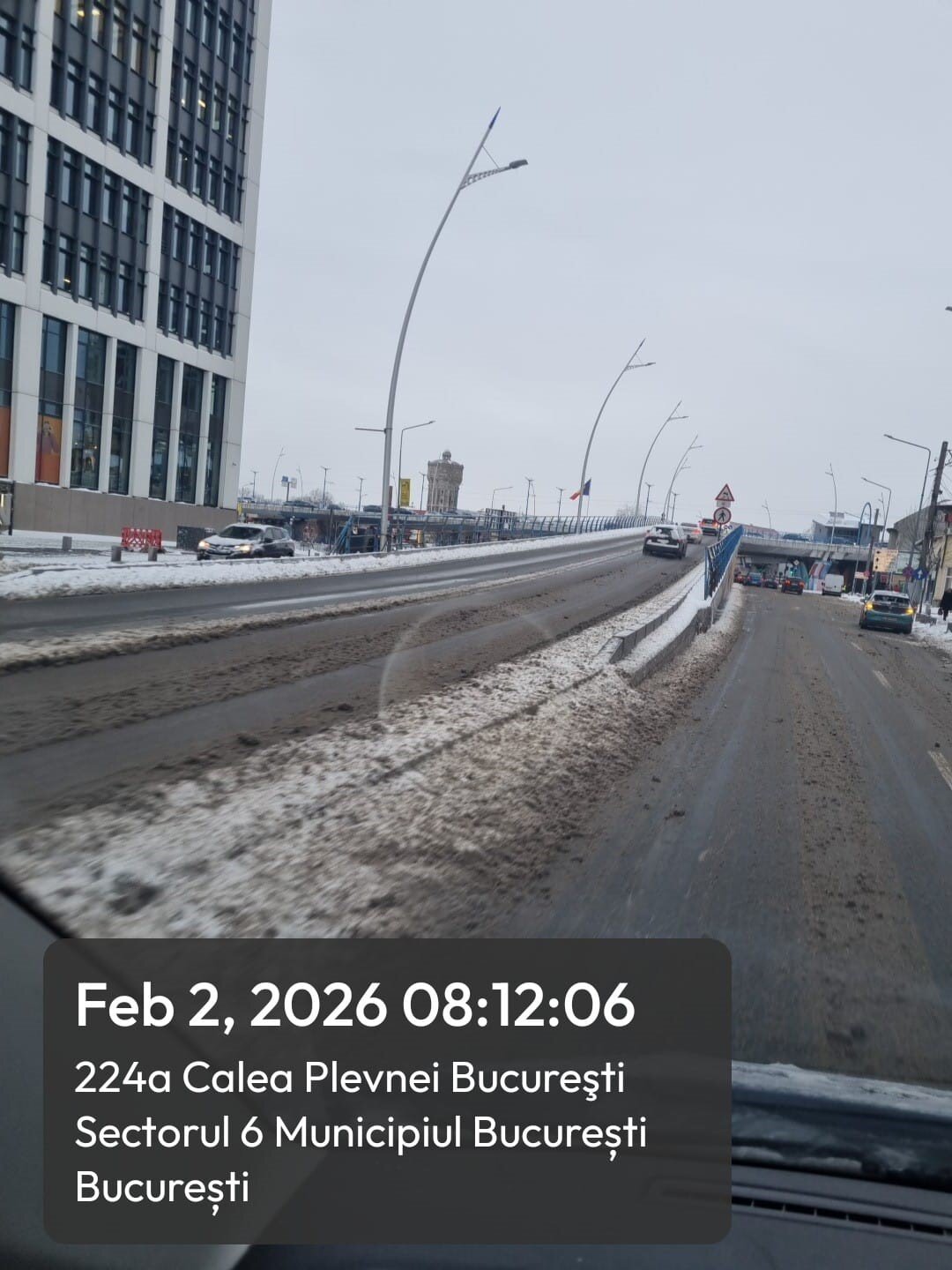 primaria sectorului 1 distribuie gratuit sare si continua deszapezirea strazilor 698081fd645c6