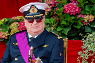 printul laurent recunoaste ca s a intalnit de doua ori cu epstein in timp ce casa regala respinge orice conexiune cu regina paola 69883f94edbf5