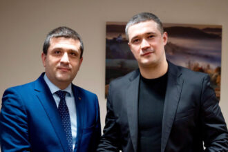 radu miruta s a intalnit cu ministrul ucrainean al apararii sprijinul romaniei pentru ucraina o investitie in securitatea europei 698cc7b919cce