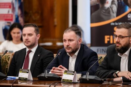 rares hopinca vrea sa infiinteze o societate pe actiuni a primariei care sa faca parcari si sa deruleze interventii rapide in infrastructura 699c39b03699b