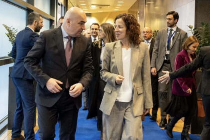 roxana minzatu imi doresc ca romania sa fie un exemplu in implementarea proiectelor sociale exista o alocare de 72 miliarde de euro 69a1418621b1f