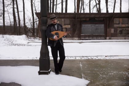 simion bogdan mihai si lautarii de matase revin la sala palatului cu un nou spectacol conceptual cai ferate incrucisate 699dae3b9596c