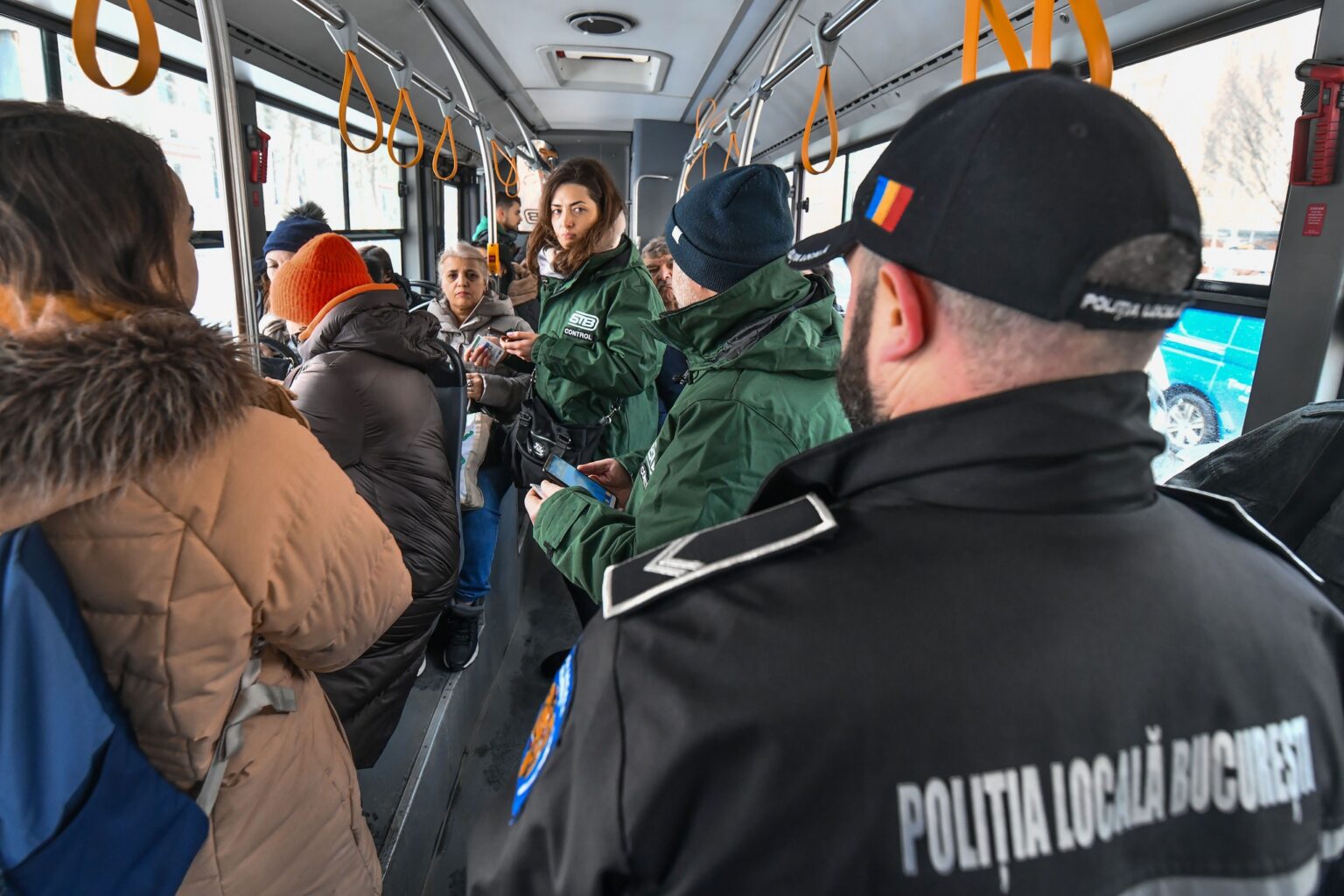 stb si politia locala bucuresti intensifica controalele in mijloacele de transport public calatoria fara bilet costa 80 de lei 69839583deb6e