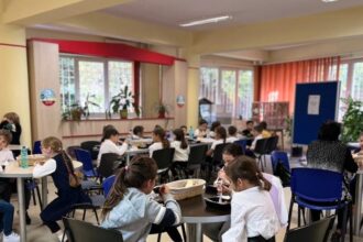 studiu educatia ramane una dintre cele mai vulnerabile dimensiuni ale calitatii vietii in romania 69a01a43c085b