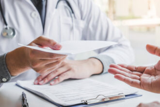 usr anunta ca va vota amendamentul ca toti bolnavii cronici sa beneficieze de plata primei zile de concediu medical 69849f71b59ae