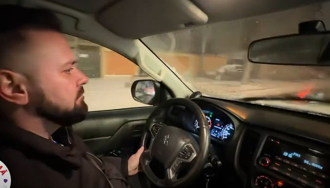 vlad popescu piedone primarul sectorului 5 alaturi de echipele de deszapezire pe strazile din sector 698027c2cb497