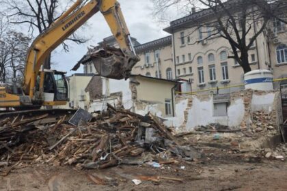 a fost demolata cea mai veche scoala din sectorul 6 69a3e81933fc3
