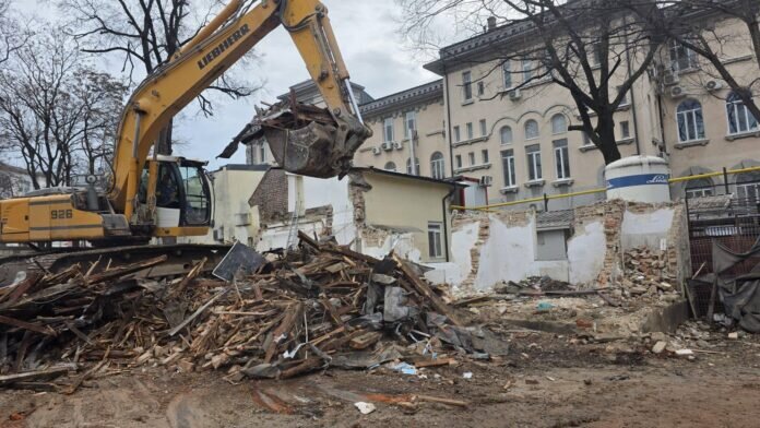 a fost demolata cea mai veche scoala din sectorul 6 69a3e81933fc3