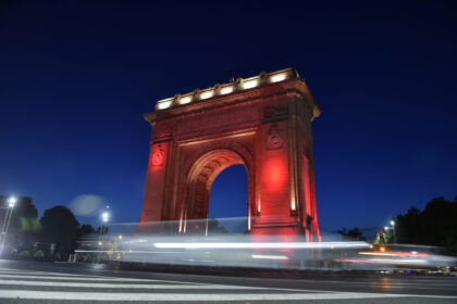 arcul de triumf va fi rosu ca focul diseara monumentul din nordul bucurestiului va fiu iluminat astfel de ziua impotriva tuberculozei 69c25e8b20cef