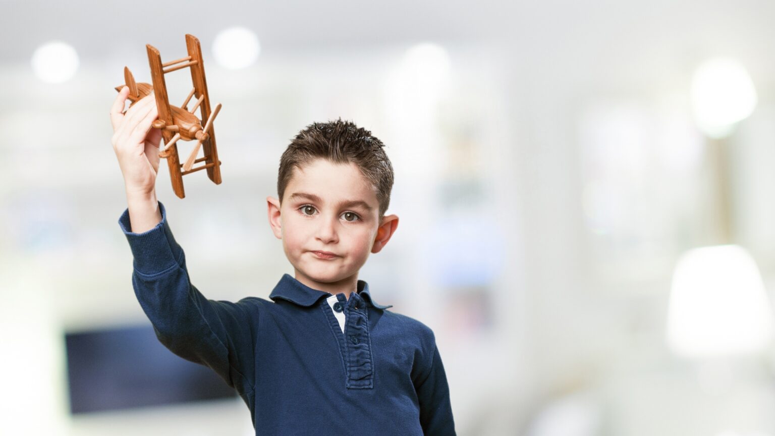 atelierul invata sa zbori e in acest weekend la opera comica pentru copii picii vor afla cum e viata de pilot si vor vedea de aproape cum arata avioanele 69b95cc14b527