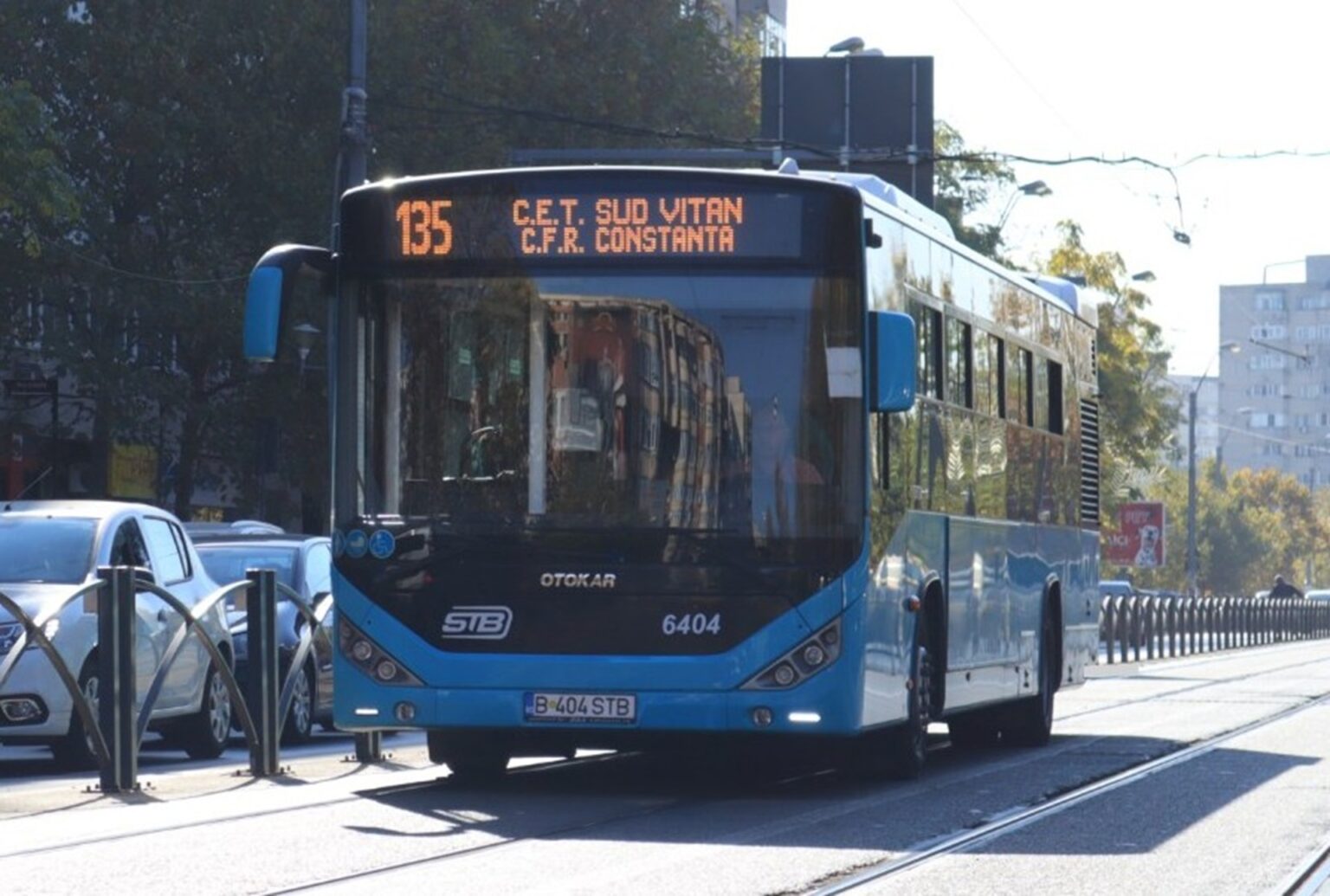 autobuzele 135 opresc in statii la trotuar pe un tronson de pe soseaua mihai bravu stb anunta lucrari de asfaltare pe sinele de tramvai 69bd27d57df7e