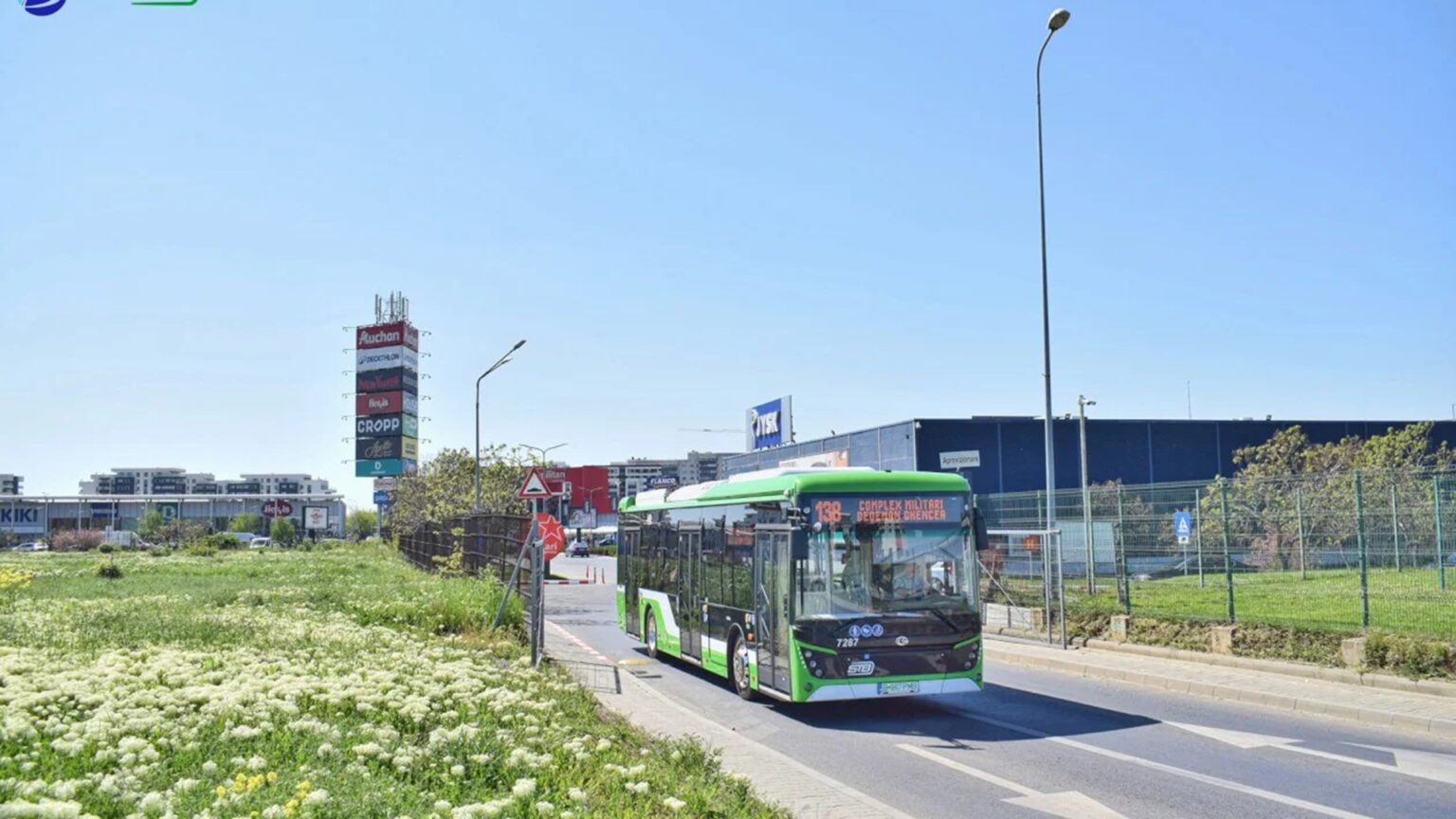 avarie in reteaua distrigaz in drumul taberei pe strada brasov trafic infernal liniile 138 si 221 blocate stb autobuzele intorc la capat de linie ghencea update 69bbc94d13b58