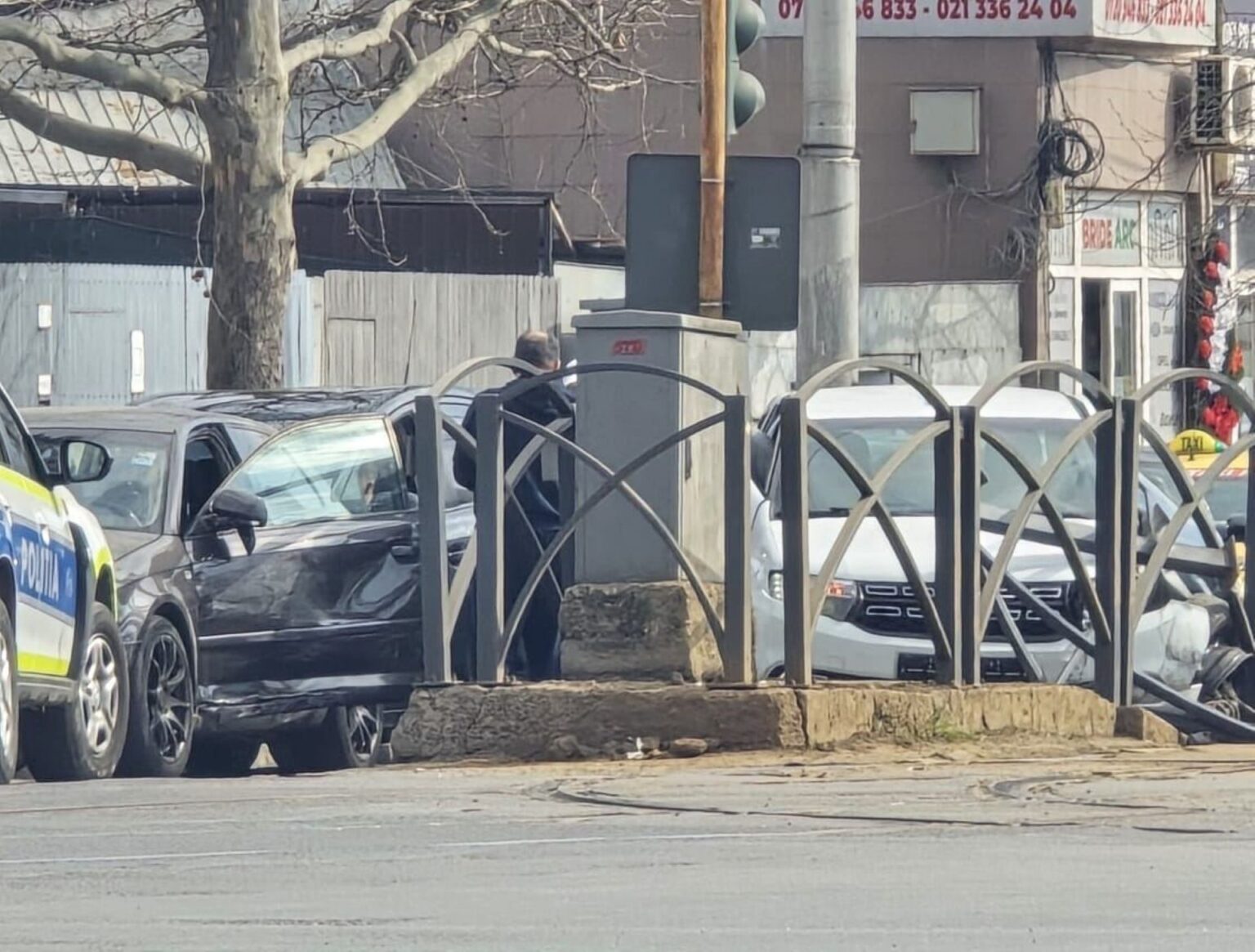 breaking accident in lant si pietoni prinsi in carambol pe soseaua viilor martor trei copii care erau pe refugiul de tramvai raniti usor 69b7fdee19ea2