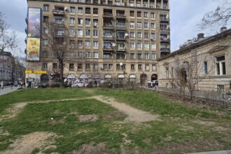 ciucu de pe terenul abandonat din fata verona carturesti un jmecher a pus mana pe el tuta mi a promis ca l expropriaza blocul patria de langa va fi consolidat 69c0e41fbf2ee