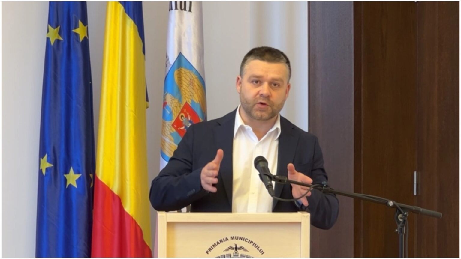 ciucu vrea sa faca in tot bucurestiul ce a facut in sectorul 6 cand era primar acolo am eliberat acolo kilometri de trotuare de masini asta voi face si acum 69c51d9155c3b