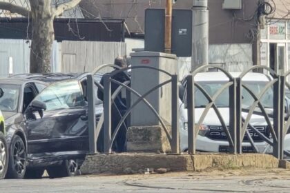 cum s a produs accidentul in lant de pe soseaua viilor unde o masina a ricosat in refugiul de tramvai si a lovit 4 persoane victimele transportate la spital 69b81a1414ce3