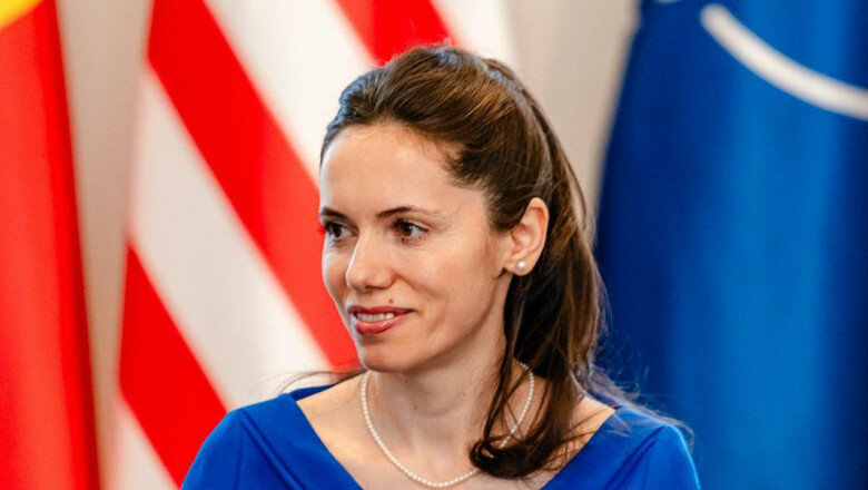 foto cu cine s a intalnit mirabela gradinaru in sua partenera lui nicusor dan s a fotografiat alaturi de primele doamne din mai multe tari 69c4c4e83979c