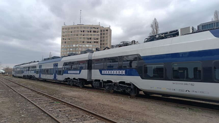 foto inca trei rame electrice pesa au fost receptionate la bucuresti pe ce trasee vor circula prin tara 69bd6e2a4ce59