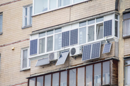 foto lidl ar putea rezolva macar partial problema apei calde din bucuresti de azi la supermarket gasesti la oferta panouri fotovoltaice de balcon cum le montezi 69b7d2748b6a3