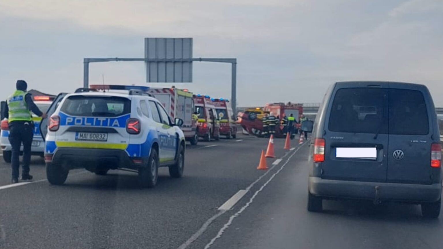 foto masina rasturnata pe autostrada a3 la 16 km de intrarea in bucuresti traficul este ingreunat spre capitala anunta centrul infotrafic 69c2343e61a34