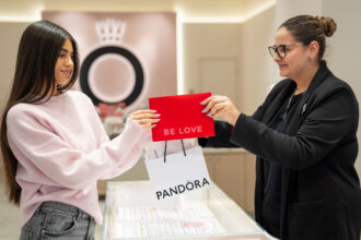 pandora lanseaza camera inversa be love la museum of senses afi cotroceni 69a95826bf655