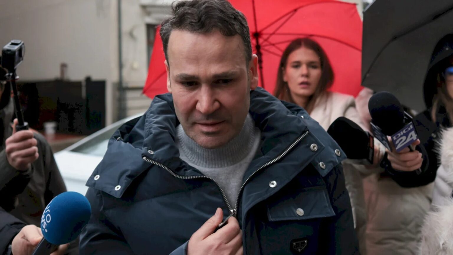 parintii pensionari ai lui negoita au cumparat o vila si un restaurant in civitavecchia la o ora de roma tranzactiile sunt de 28 milioane e investigatie snoop 69afc08e54835