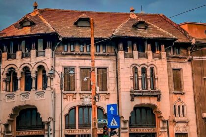 petitie pentru salvarea casei hotaranu adresata pmb si consiliului general sute de oameni sustin demersul pentru restaurarea cladirii care va deveni muzeul farmaciei 69be6c4a93f4c