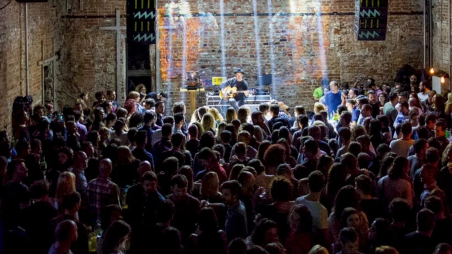 poveste de cartier primele benzi desenate despre istoria hip hop ului romanesc se lanseaza curand in club expirat 69a991a138290