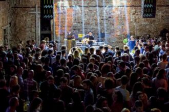 poveste de cartier primele benzi desenate despre istoria hip hop ului romanesc se lanseaza curand in club expirat 69a991a138290