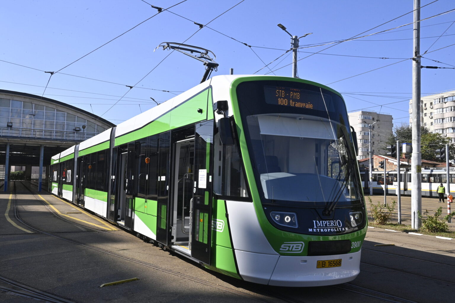 primaria capitalei vrea sa mai cumpere 100 de tramvaie de 36 de metri deocamdata doar pe hartie ar costa 21 miliarde de lei 69aed73600e7e