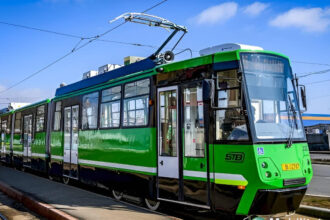 primul tramvai care circula cu calatori pe linia 5 dupa 2 ani de santier la sinele tramvaiului corporatistilor primarul ciucu declaratii pe barbu vacarescu 69ad385d01a87 1