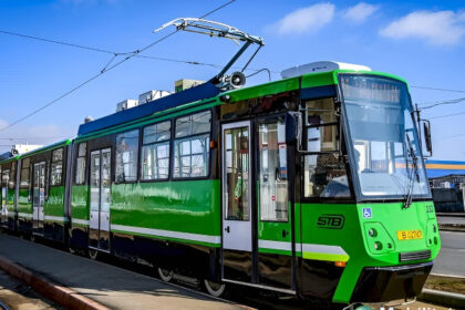 primul tramvai care circula cu calatori pe linia 5 dupa 2 ani de santier la sinele tramvaiului corporatistilor primarul ciucu declaratii pe barbu vacarescu 69ad385d01a87 1