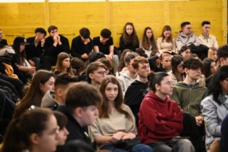 sectorul 1 a lansat eduhealth sanatatea emotionala a adolescentilor prioritate publica in era ai 69a3e494b2918