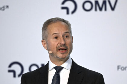 trebuie sa conducem mai putin seful omv avertizeaza asupra unei posibile crize de combustibil 69b7c3a1e29f9