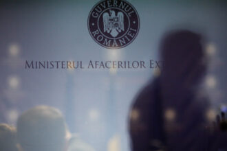 video mii de romani evacuati din orientul mijlociu mae 5 500 au ajuns deja in tara iar operatiunile continua 69b020fca989d