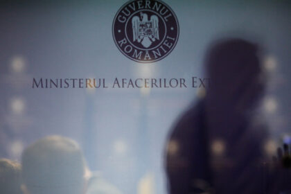 video mii de romani evacuati din orientul mijlociu mae 5 500 au ajuns deja in tara iar operatiunile continua 69b020fca989d