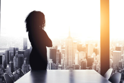 video patru din zece functii de conducere in romania sunt ocupate de femei ce le diferentiaza de barbatii lideri sunt mai intelegatoare 69afbe8f87b67