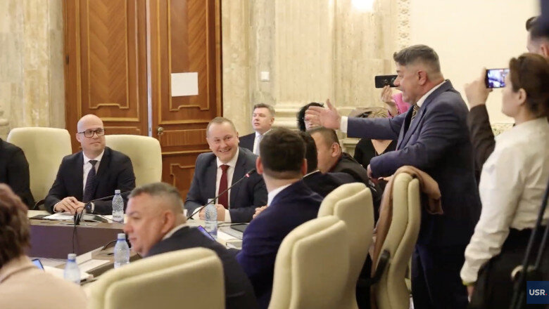 video scandal la dezbaterea bugetului mapn un ales al opozitiei a dat buzna in sedinta miruta a facut armata atacuri intre pnl si psd 69b946543c6f7