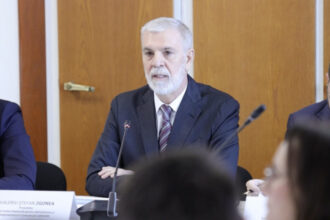 video schimb de replici pe bugetul ancom in parlament mihaiu cheltuieli crescute si cu 600 zgonea nu dam bani pe chermeze 69b156585b2d7