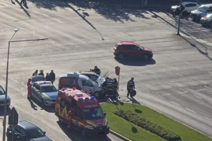 accident grav in intersectia drumul taberei unul dintre simbolurile traficului haotic din bucuresti zilnic se lovesc masini acolo 69d608eaec648