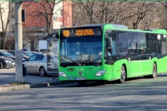 alerta avarie in reteaua de gaze pe bd gheorghe duca 4 linii stb blocate si deviate e vorba de troleibuzele 79 si autobuzele 105 182 si 282 69ce66494b55c