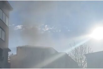 alerta incendiu pe bd iancu de hunedoara din bucuresti pompierii au intervenit pentru stingerea flacarilor 69d52b7d864d4