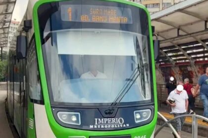 alerta pana in transportul public din bucuresti 4 linii de tramvai blocate pe mihai bravu din lipsa de curent 2 trasee de autobuz tinute in loc de un incident tehnic 69e9c034810cc