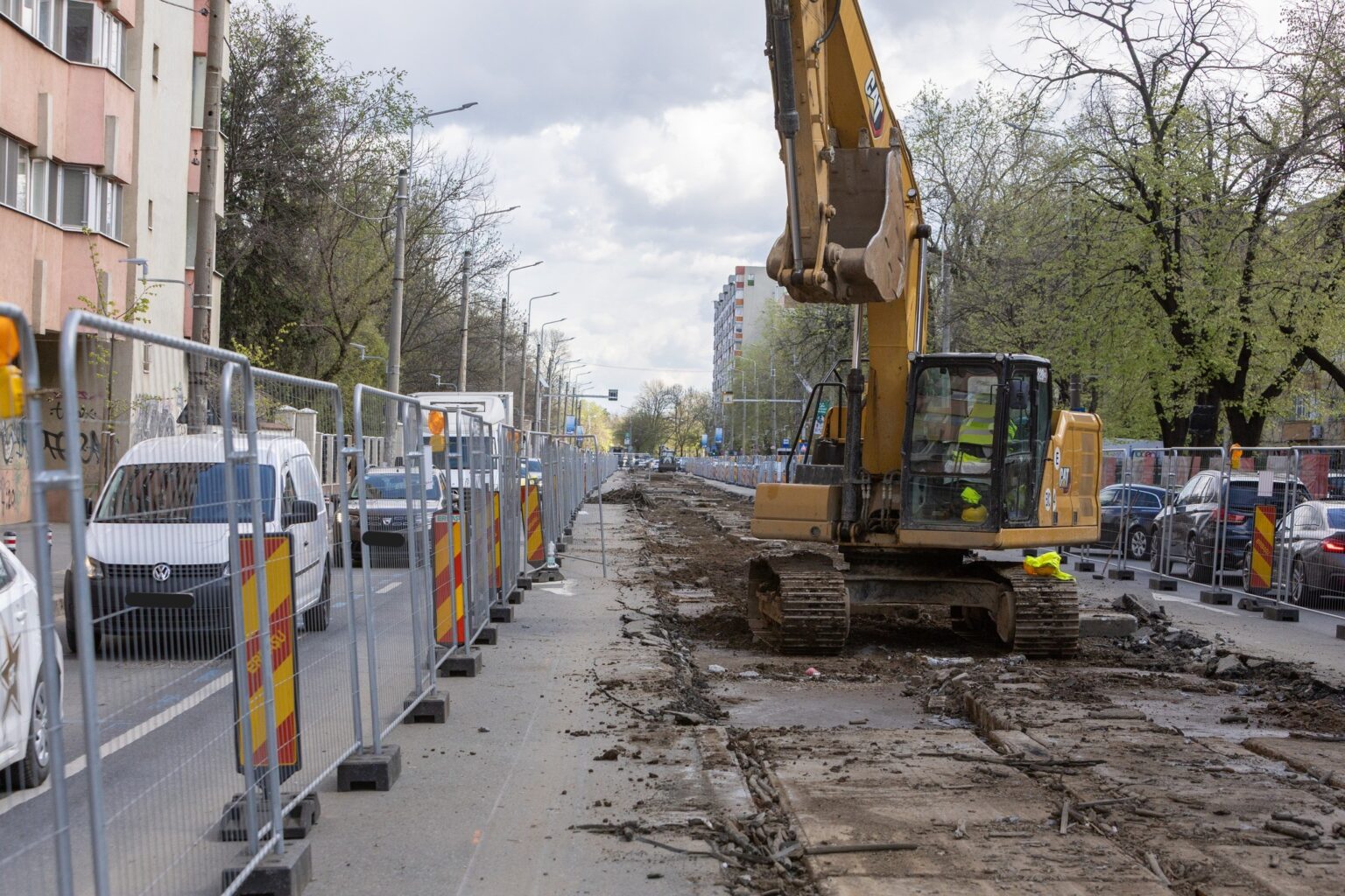 cat vor dura lucrarile de la liniile de tramvai de pe bd lacul tei dimitrie pompeiu reinvierii si turmelor pmb ii explica unui bucurestean ce poate prelungi santierele 69d74dcb99681