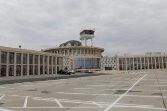 cine vrea sa realizeze studiul de fezabilitate pentru modernizarea aeroportului baneasa din bucuresti s au depus trei oferte pentru contract 69d8b9fb3ae0e