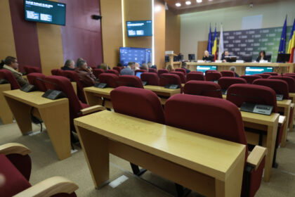 dezbaterea pentru bugetul primariei capitalei e pe 30 aprilie ciucu ne spune programul si anunta un pic eroic ca va fi in sala pe toata durata discutiilor 69f081e4888b8