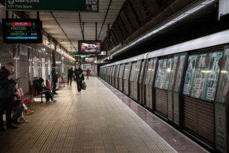esential scumpirea biletelor la metrou e oficiala proiectul e acum in consultare publica cum motiveaza ministerul transporturilor decizia 69d5014cc4929