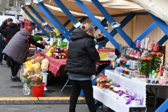 foto piata volanta ajunge in bucurestii noi in weekend tarabe cu branzeturi mezeluri dulciuri fructe si legume proaspete vor fi in fata teatrului masca 69de10ac4c58e